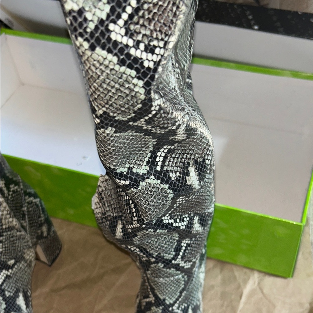 Sam Edelman - Picture 10 of 16